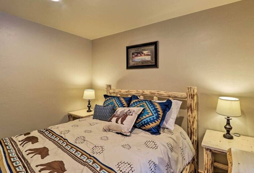 Custom Cabin W/ Grill & Fire Pit: 7 Mi To Glacier!