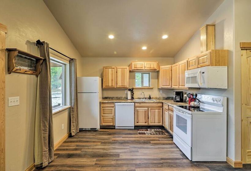 Custom Cabin W/ Grill & Fire Pit: 7 Mi To Glacier!