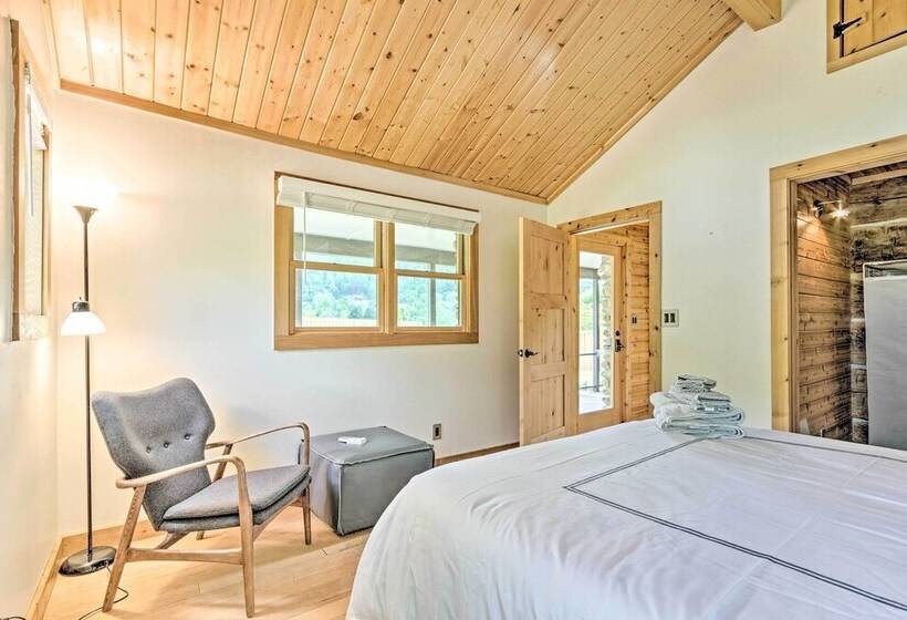 Custom Creekside Cabin In Blue Ridge Mountains