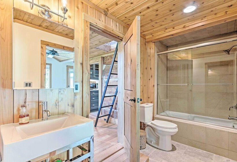 Custom Creekside Cabin In Blue Ridge Mountains