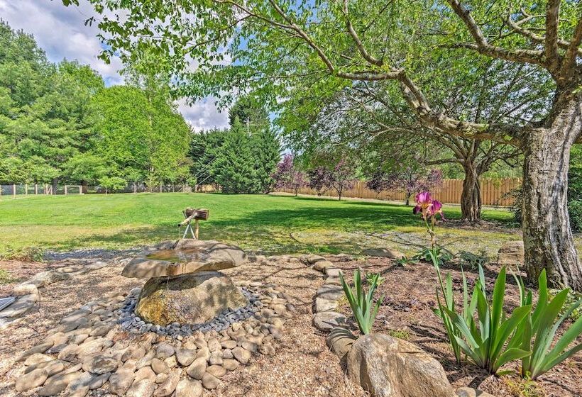 Custom Creekside Cabin In Blue Ridge Mountains
