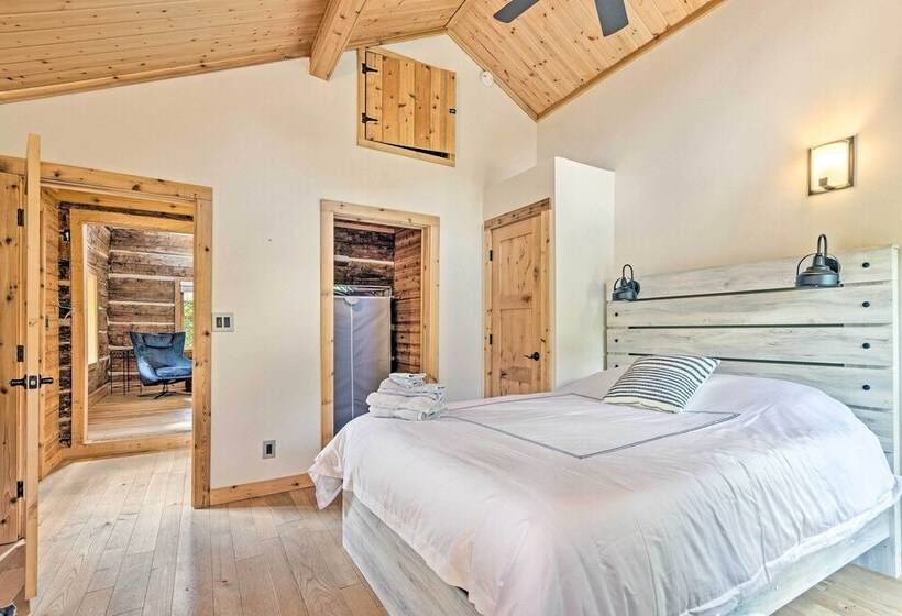 Custom Creekside Cabin In Blue Ridge Mountains