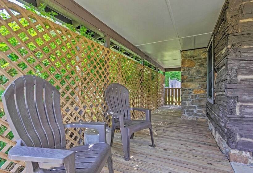 Custom Creekside Cabin In Blue Ridge Mountains