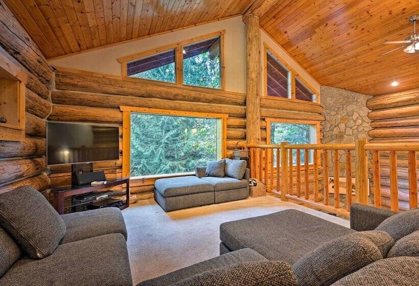 Riverfront Gold Bar Log Cabin Near Stevens Pass!