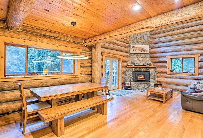 Riverfront Gold Bar Log Cabin Near Stevens Pass!