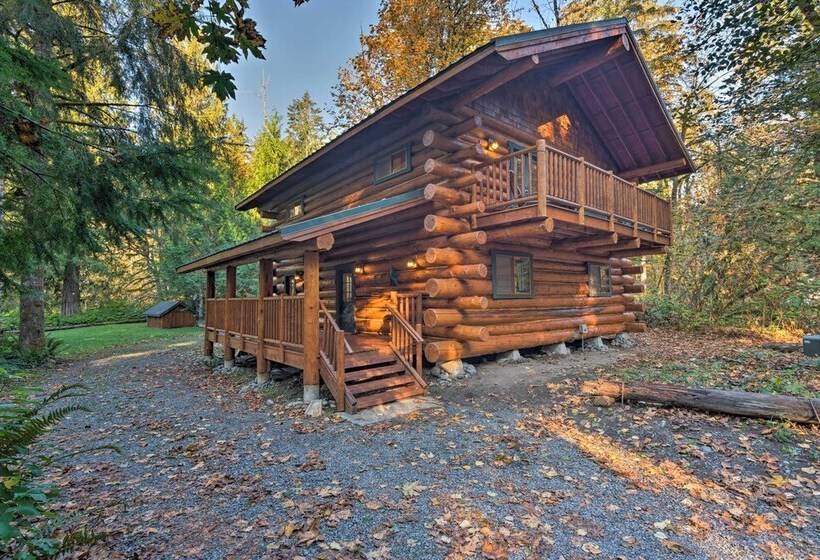 Riverfront Gold Bar Log Cabin Near Stevens Pass!