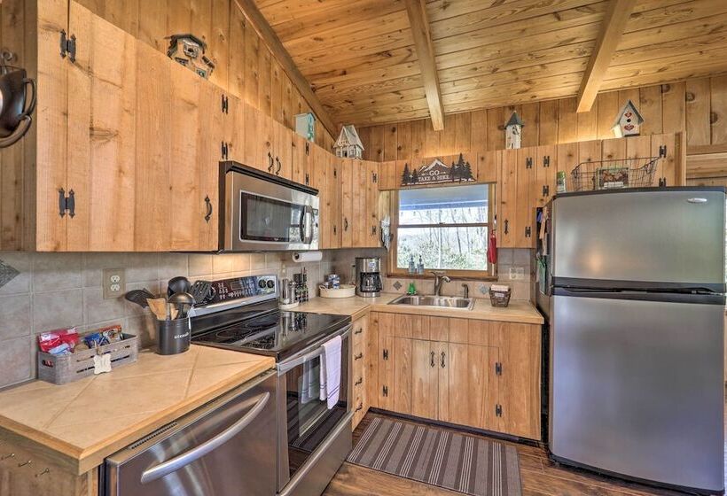 Near Lake + Trails: Rustic Newland Cabin W/ Deck!
