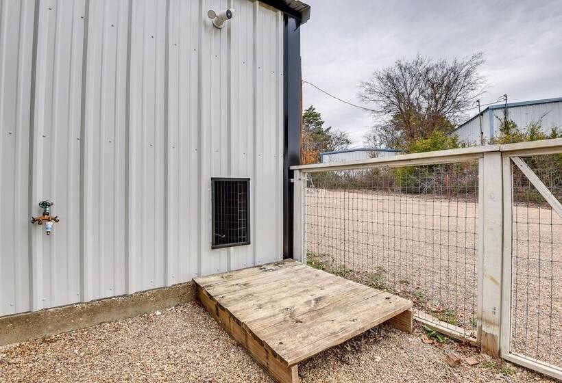 Dog Friendly Home W/ Yard & Fire Pit In Midlothian