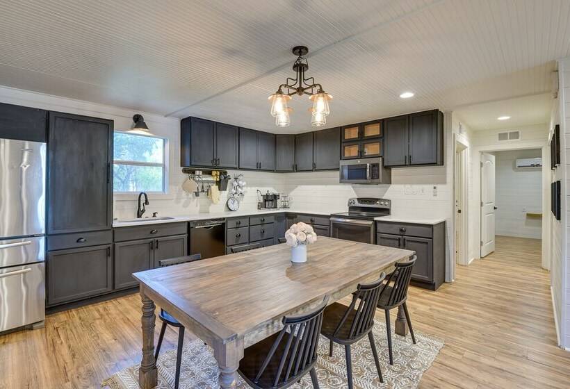 Dog Friendly Home W/ Yard & Fire Pit In Midlothian