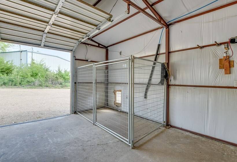 Dog Friendly Home W/ Yard & Fire Pit In Midlothian