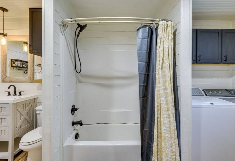 Dog Friendly Home W/ Yard & Fire Pit In Midlothian