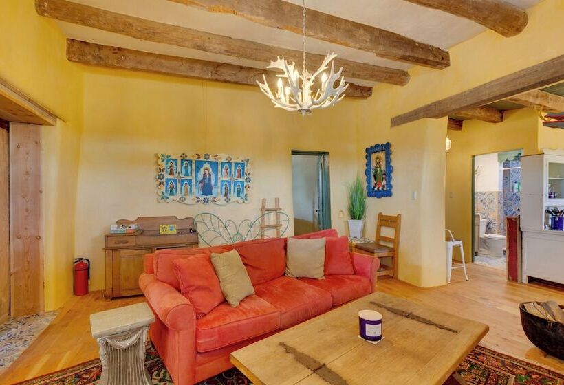 Santa Cruz Home W/ Mountain Views!