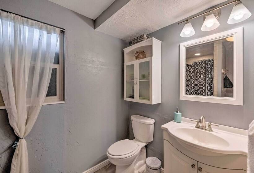 Eclectic Salt Lake Home With 2 Decks + Fire Pit!