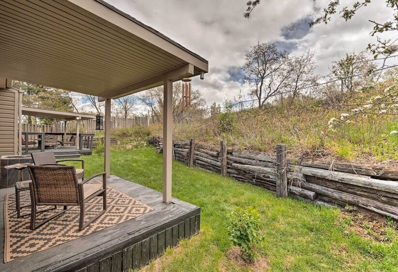Eclectic Salt Lake Home With 2 Decks + Fire Pit!
