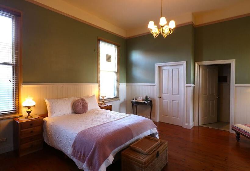 Exchange Hotel Beaconsfield