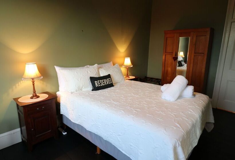 Exchange Hotel Beaconsfield