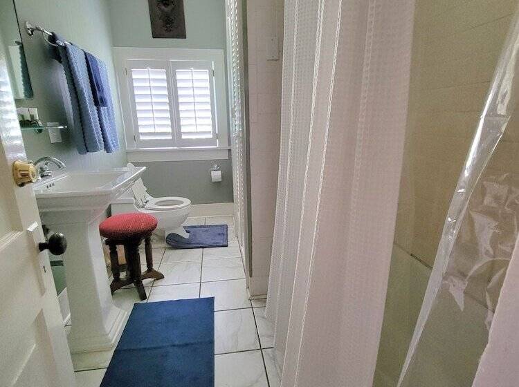 Fairfax Bed And Breakfast