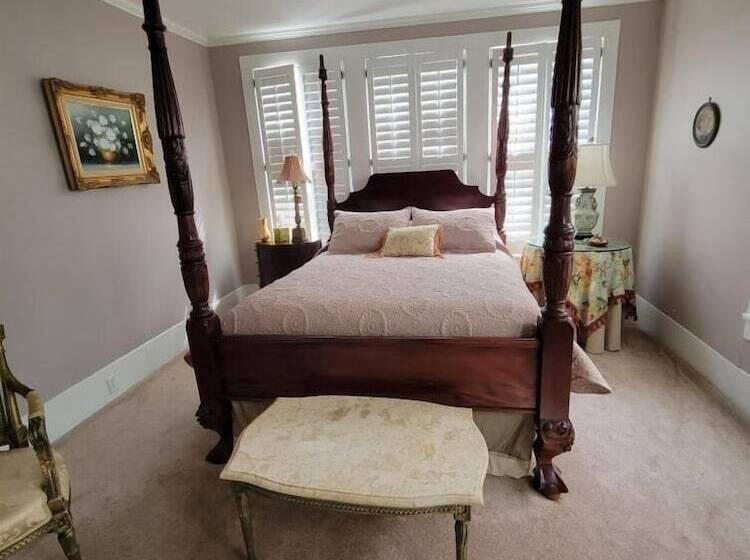 Fairfax Bed And Breakfast