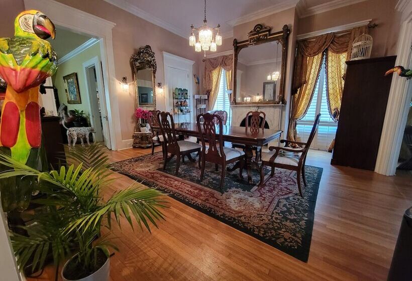 Fairfax Bed And Breakfast