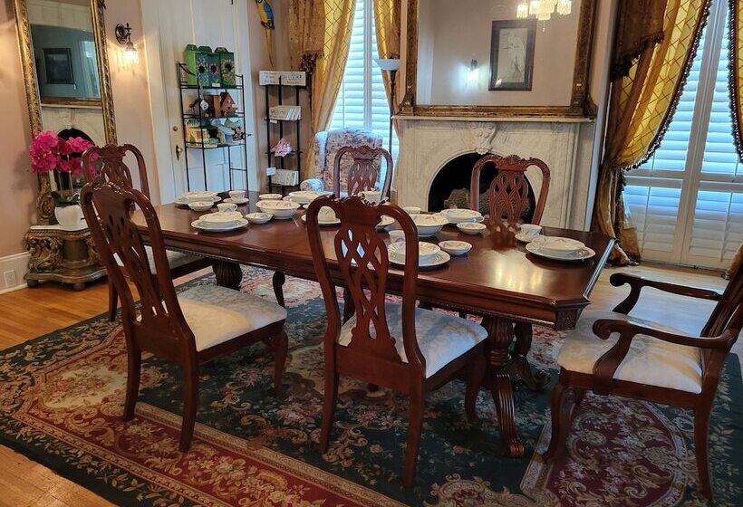 Fairfax Bed And Breakfast