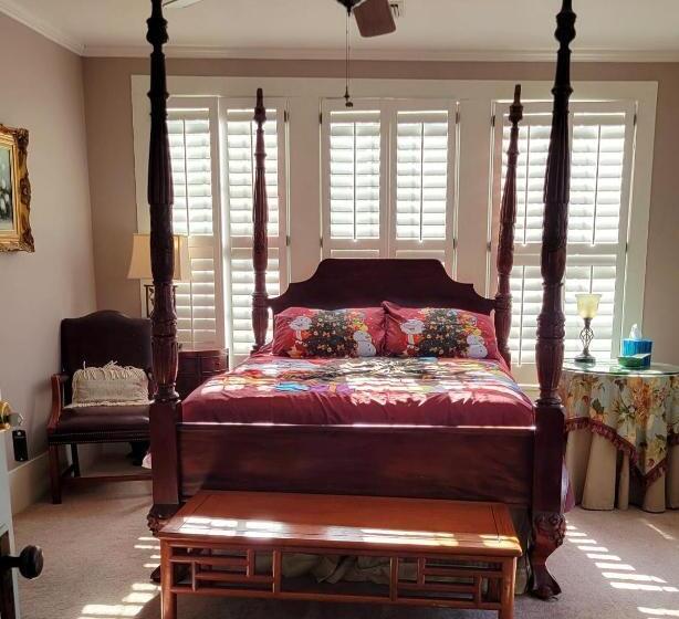 Fairfax Bed And Breakfast