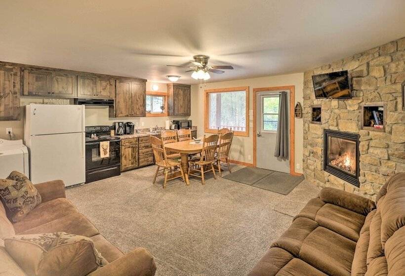 Family Cabin W/ Fire Pit   25 Miles To Yellowstone