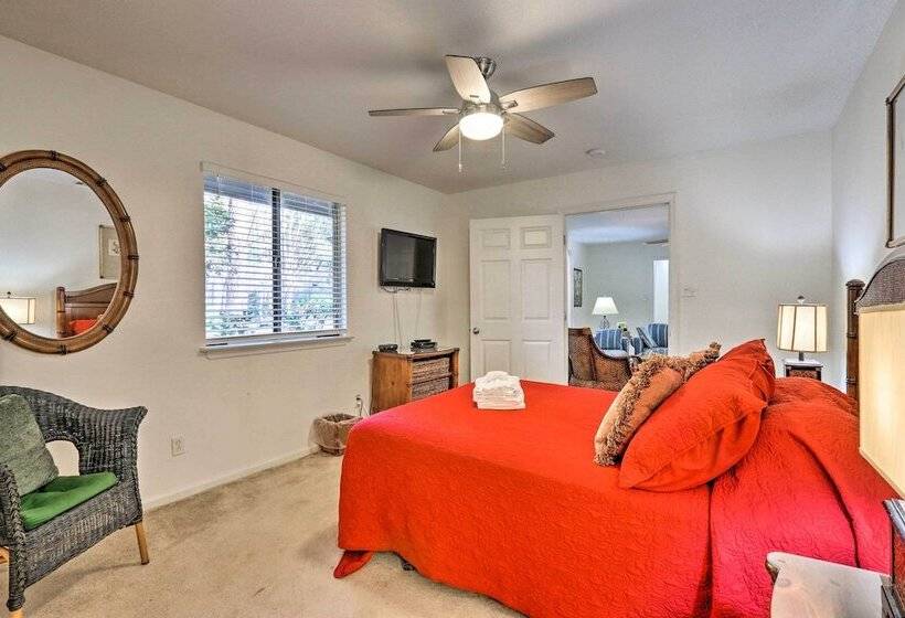 < 1 Mi To Beach: Family Friendly Hilton Head Home