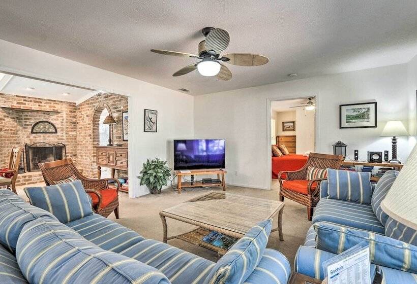 < 1 Mi To Beach: Family Friendly Hilton Head Home