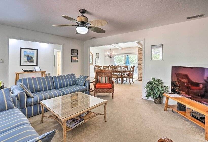 < 1 Mi To Beach: Family Friendly Hilton Head Home