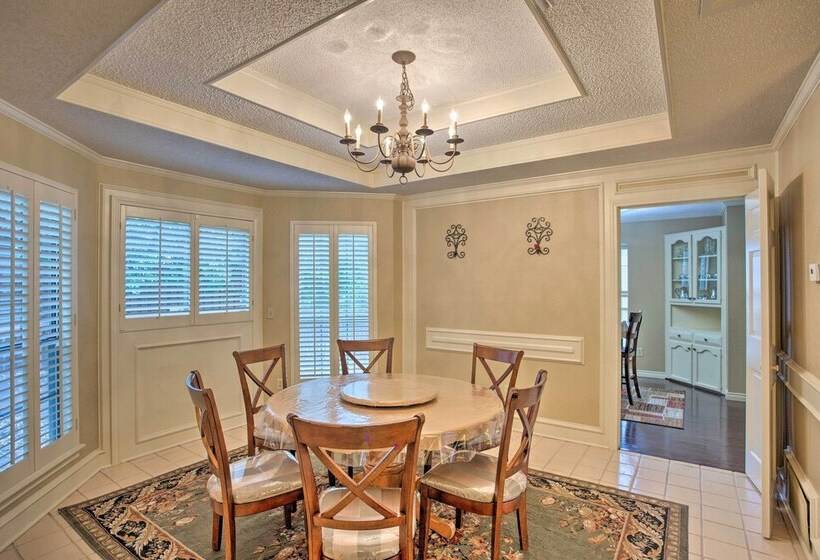 Pool Table, Patio & Grill: Idyllic Mckinney Home