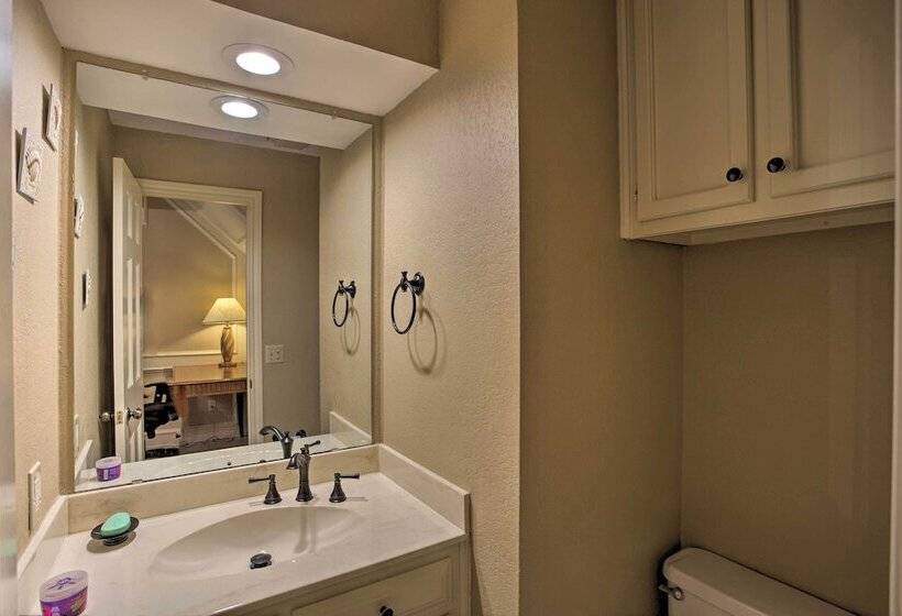 Pool Table, Patio & Grill: Idyllic Mckinney Home