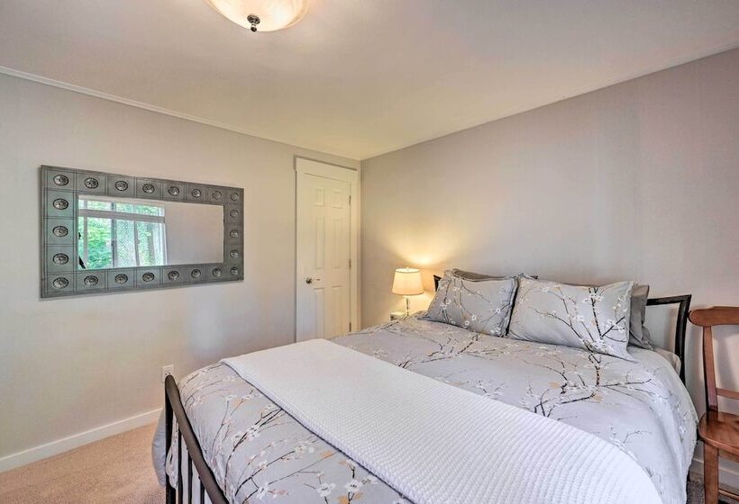 Family Friendly Kirkland Home ~ 1 Mi To Downtown