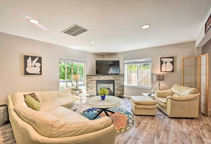 Family Friendly Kirkland Home ~ 1 Mi To Downtown