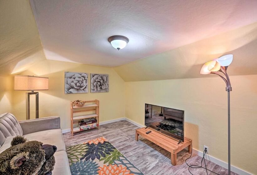 Family Friendly Kirkland Home ~ 1 Mi To Downtown