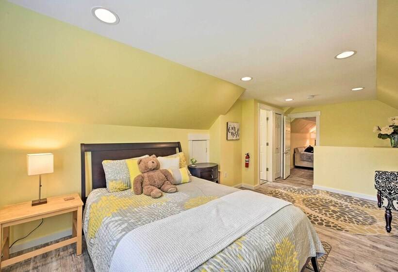 Family Friendly Kirkland Home ~ 1 Mi To Downtown