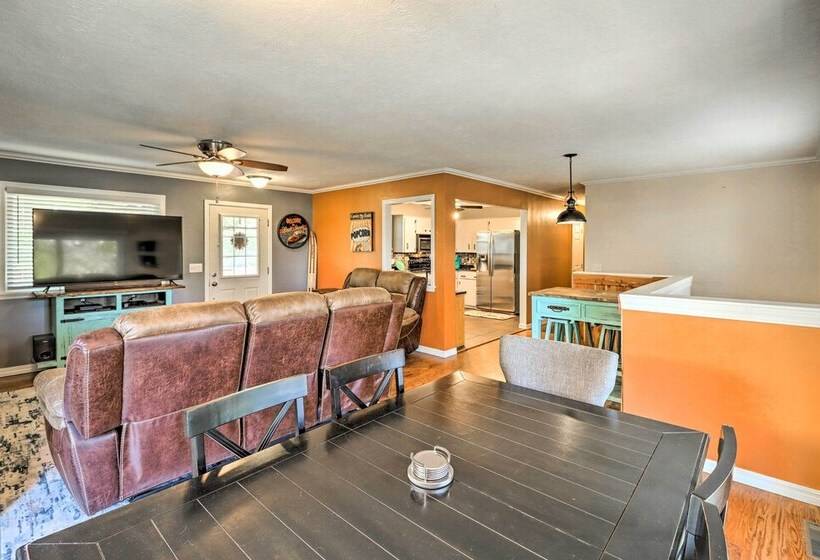 Family Friendly Lakeview Home W/ Private Yard