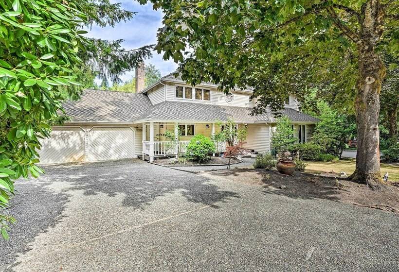 Family Friendly Redmond Home W/ Spacious Deck