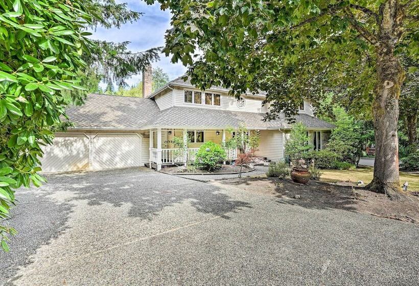 Family Friendly Redmond Home W/ Spacious Deck