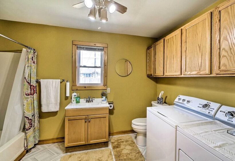 Family Friendly Sallisaw Home W/ Large Yard!