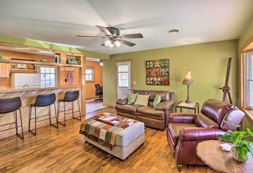 Family Friendly Sallisaw Home W/ Large Yard!