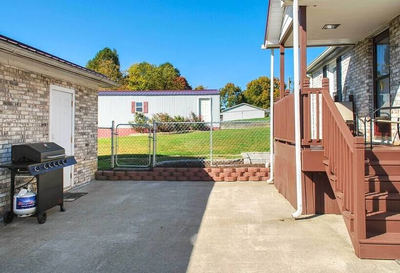 Family Friendly Sanctuary: Bbq, Patio & Yard