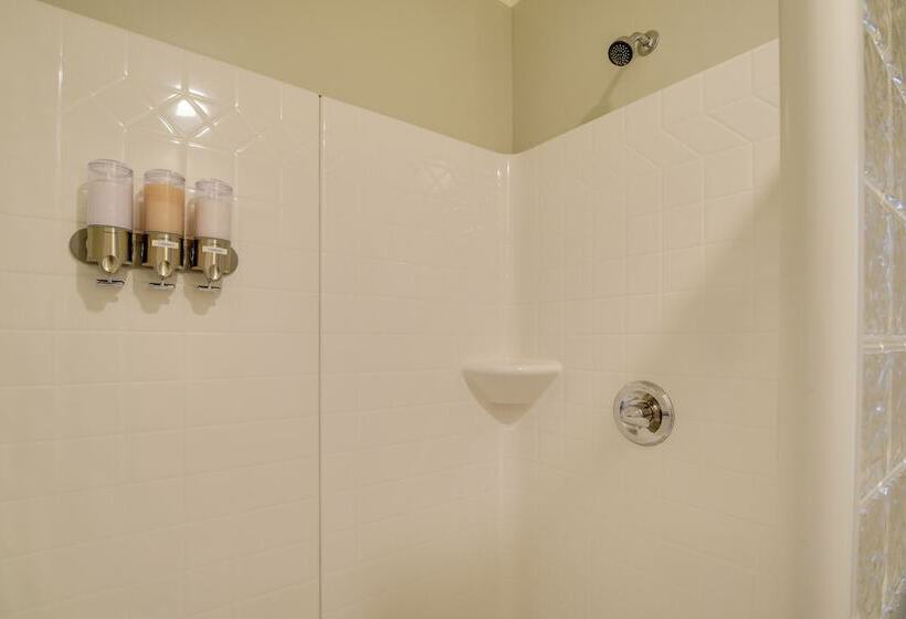 Family Home + Private Hot Tub On Susquehanna River