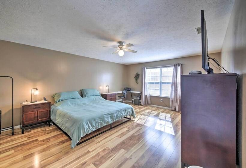 Family Home W/ Yard ~ 15 Mi To Downtown!