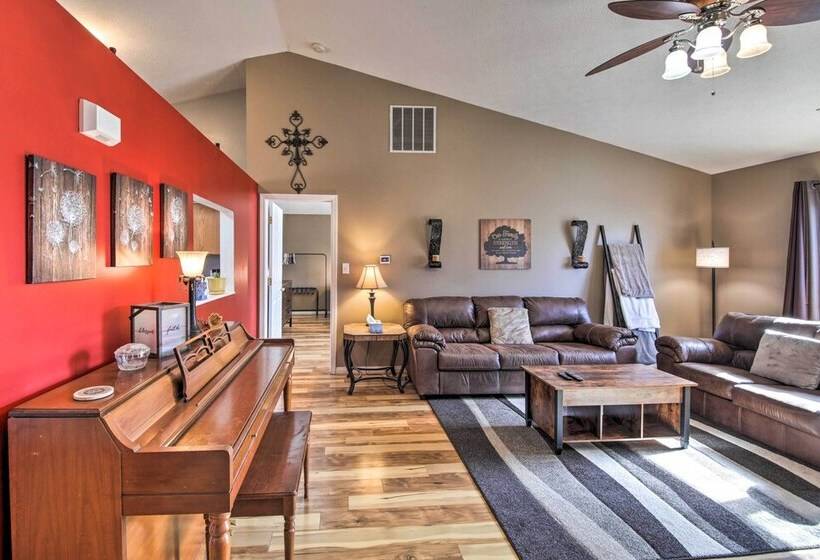 Family Home W/ Yard ~ 15 Mi To Downtown!