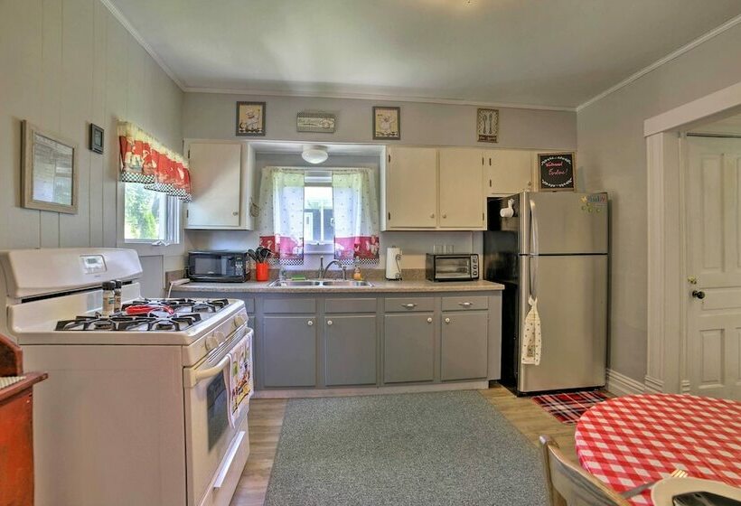 Family Friendly Home < 1 Mi To Adrian College