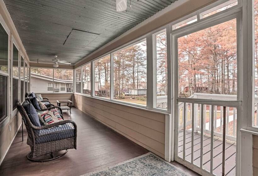 Ferriday Lakehouse W/ Private Dock, Deck, & Yard!