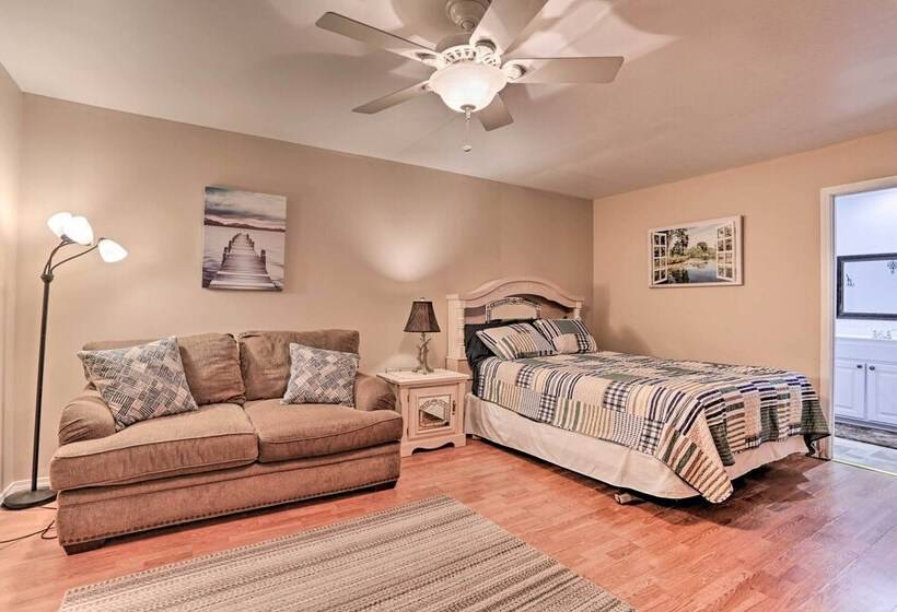 Ferriday Lakehouse W/ Private Dock, Deck, & Yard!