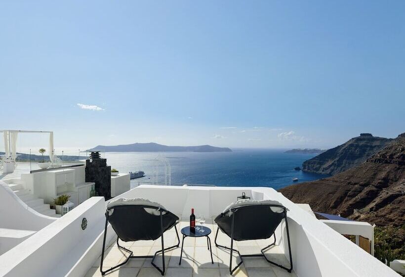 Firalia, Casa In Rock Suites