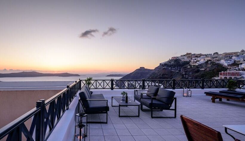 Firalia, Casa In Rock Suites