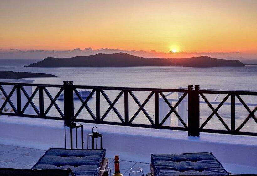 Firalia, Casa In Rock Suites